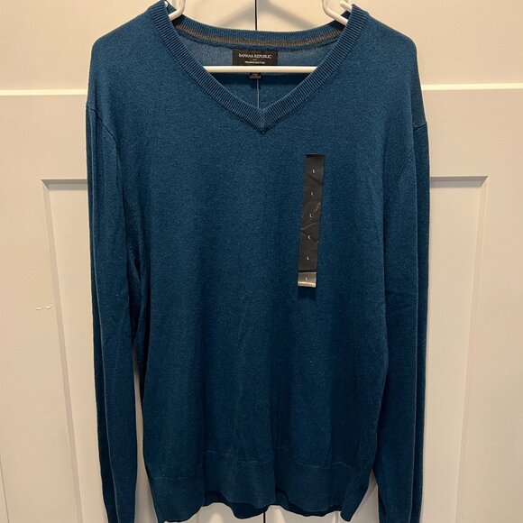 NEW Banana Republic Men's Premium Luxe Yarn V-Neck Sweater Size Large Blue - Picture 1 of 6